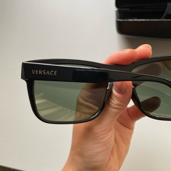 Versace sunglasses - Picture 6 of 7